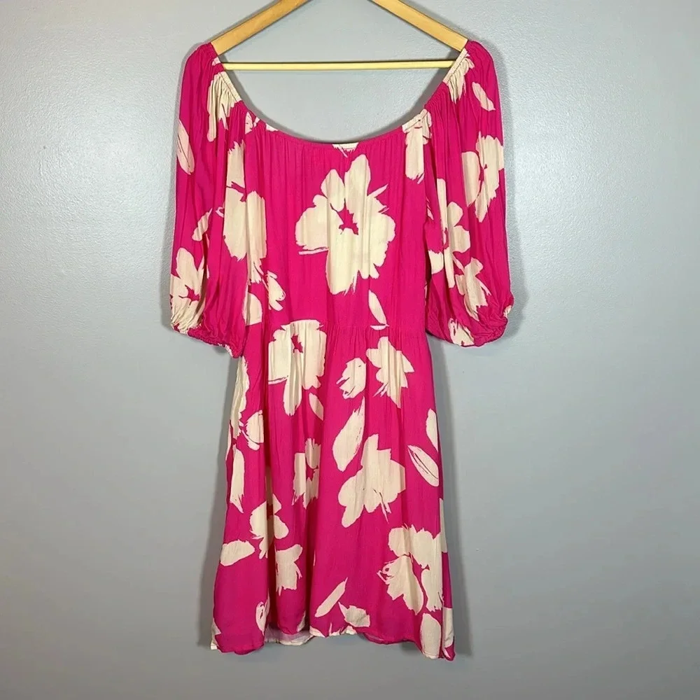 Velvet by Graham & Spencer Makena Twist Front Printed Dress NWT Size Medium - Picture 6 of 14